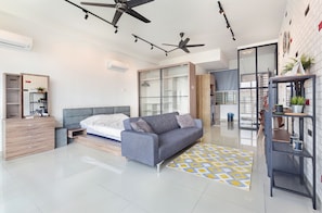 Estúdio luxo (Apartment) | Área de estar | TV de tela plana