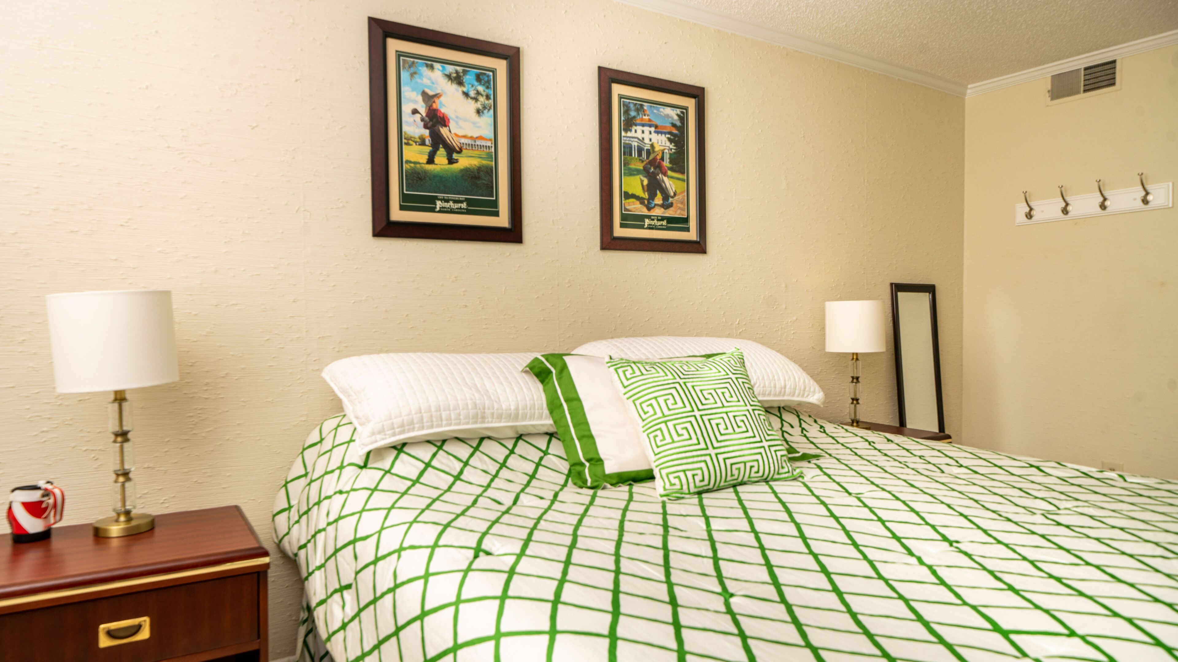 RELAX & GOLF IN THE 💚 OF PINEHURST. SMELL FRESH CUT GRASS ON #5~UPDATES GALORE