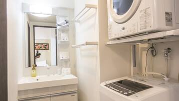 Twin Room | 1 bedroom, soundproofing, free WiFi, bed sheets