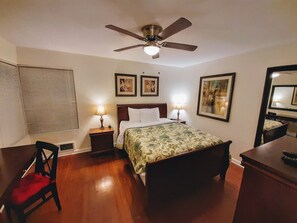 2 chambres, fer et planche à repasser, Wi-Fi gratuit, draps fournis