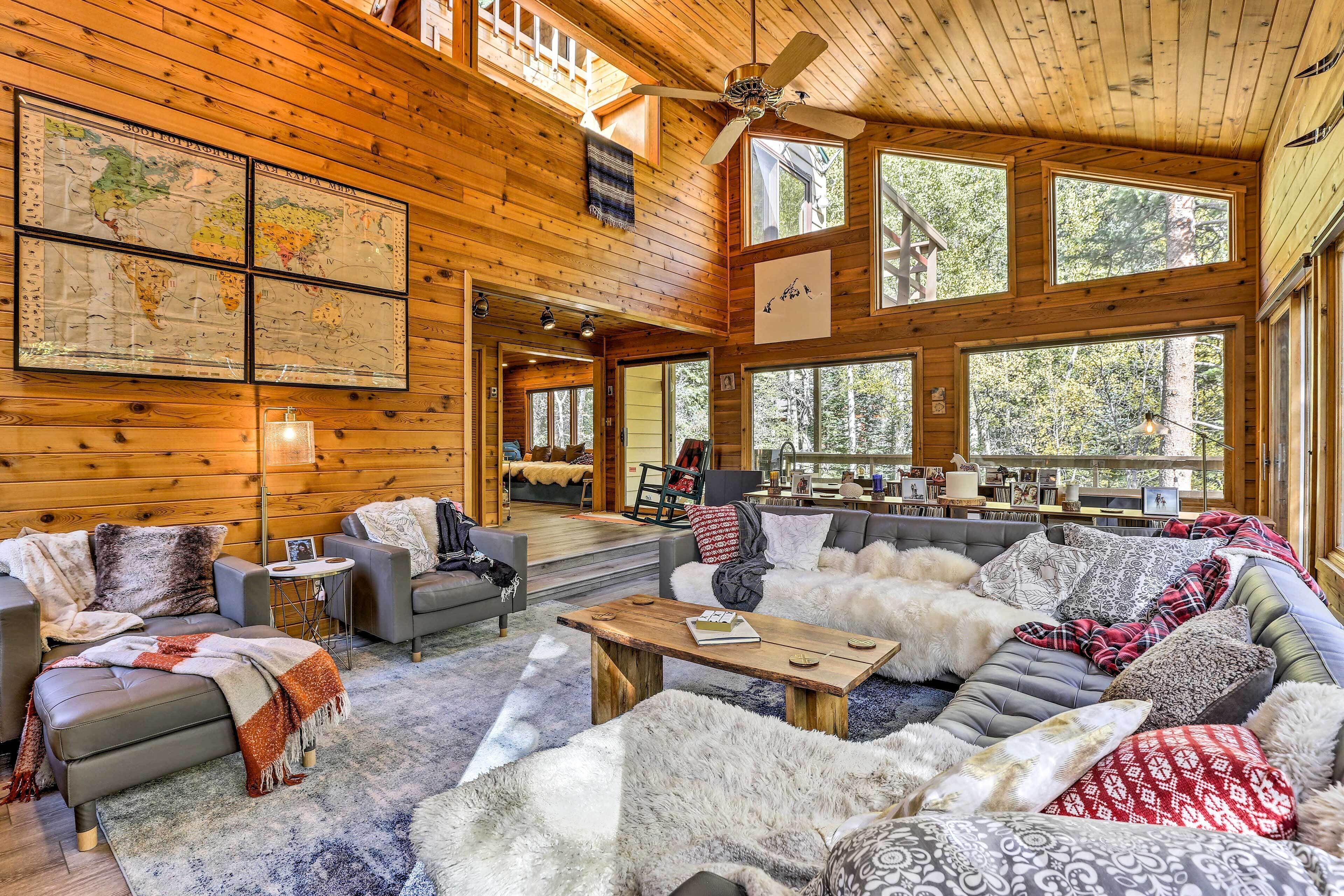 NEW! Quiet Dumont Home With Creek & Mtn Views!