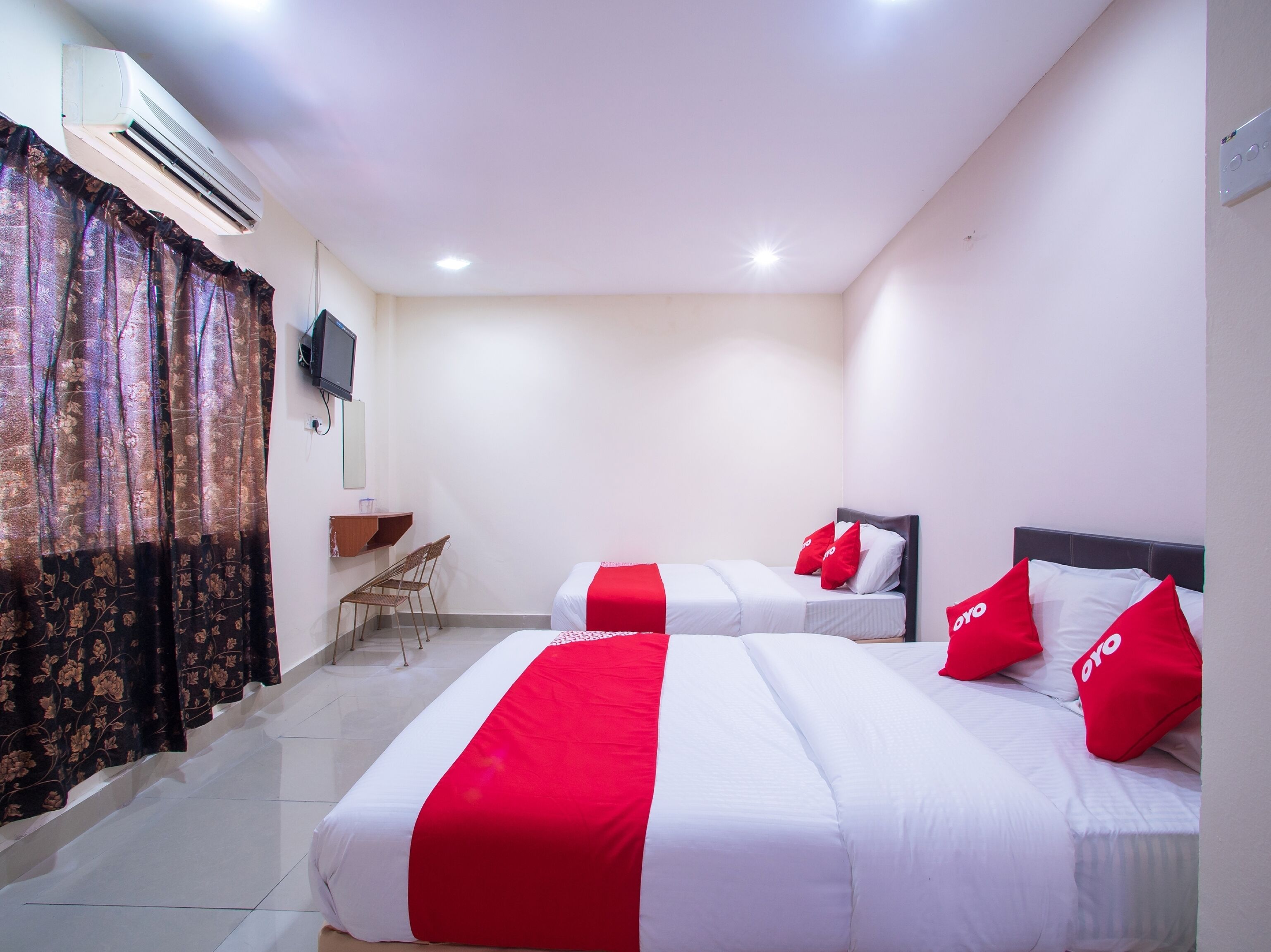 Free WiFi, bed sheets