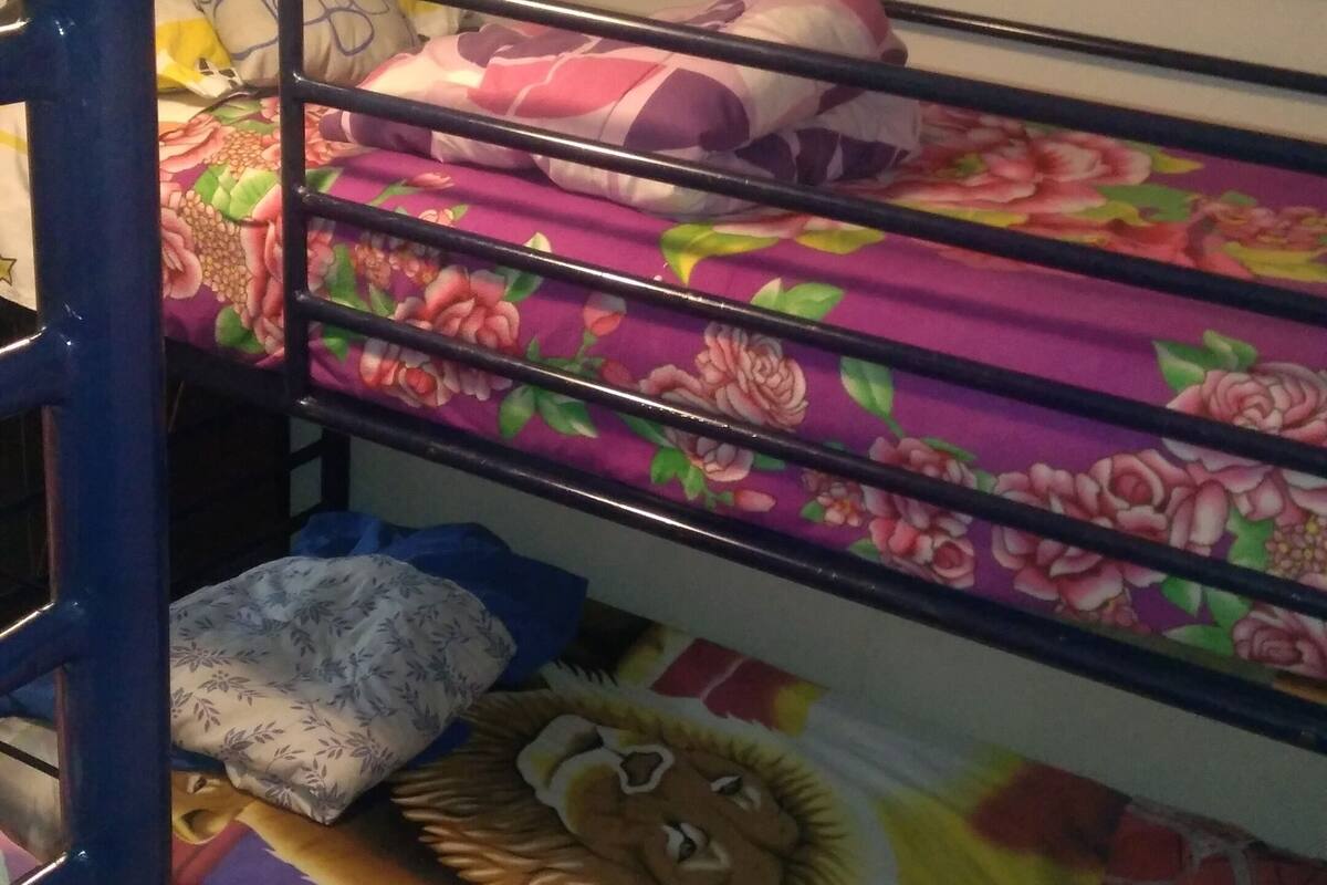 Down duvets, free WiFi, bed sheets