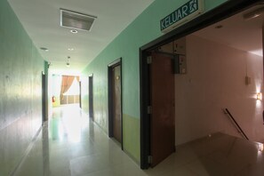 Interior - OYO 89539 Hotel Siswa (Kampar)