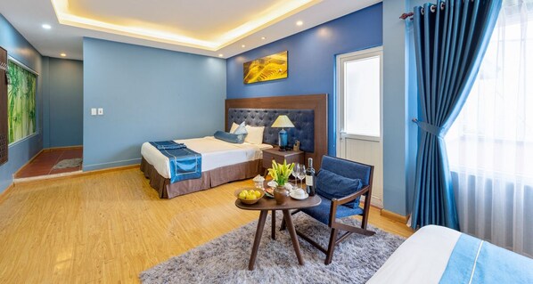 家庭客房, 相連客房 | 迷你吧、書桌、遮光布/窗簾、隔音