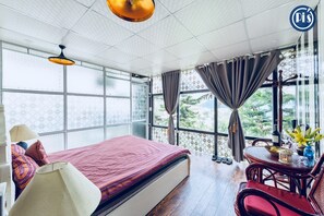 Chambre Standard (Homestay) | Minibar, bureau, rideaux occultants, chambres insonorisées