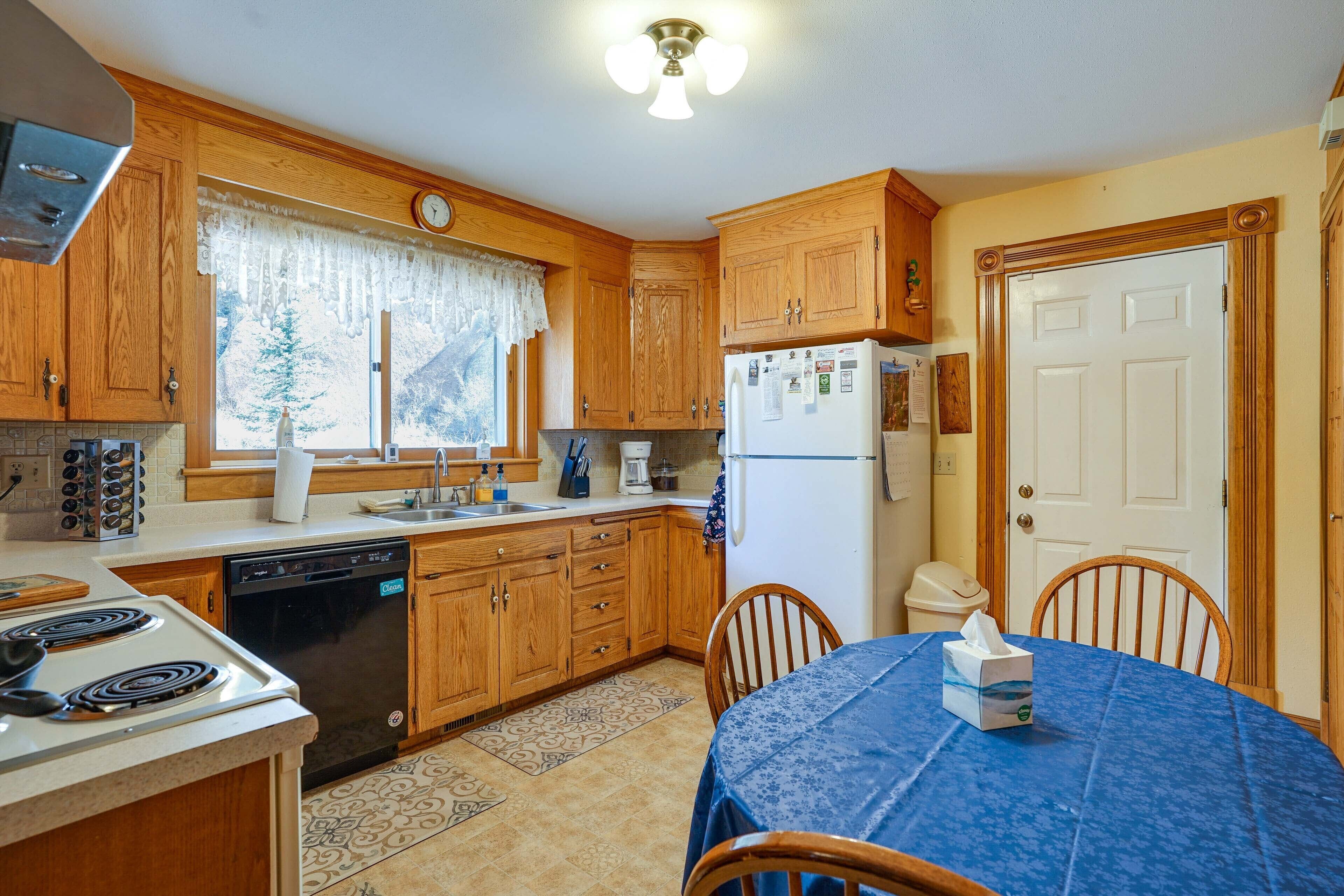 'Dragons Roost' Cabin w/ Sangre de Cristo Views!