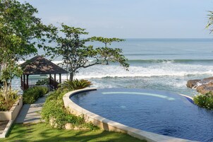 Piscina infinita