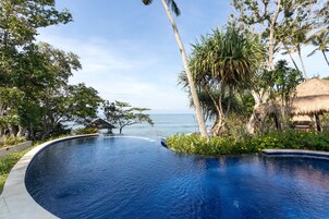 Piscina infinita