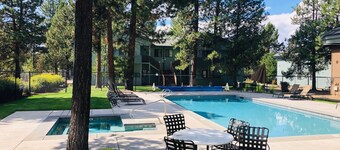A/C- Family Friendly - Forest View- Pool and Hot Tub