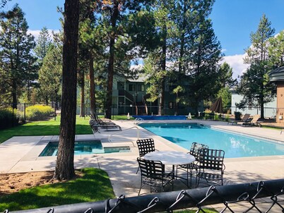 A/C- Family Friendly - Forest View- Pool and Hot Tub