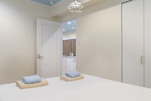 1 chambre, fer et planche à repasser, draps fournis