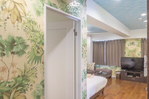 1 bedroom, iron/ironing board, bed sheets