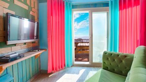 Room (201) | Living area | Flat-screen TV - Gyeongju B House Pension (Gyeongju)