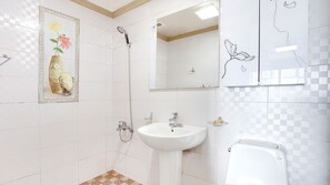 客房 (102) | 浴室 | 淋浴設備、免費盥洗用品、吹風機、毛巾