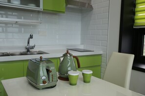 Family Room (Blue) | Private kitchenette | Fridge, microwave, stovetop, electric kettle - J Le Blanc (Jeju City)