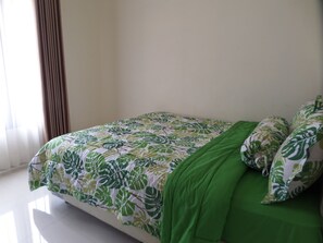Desk, bed sheets