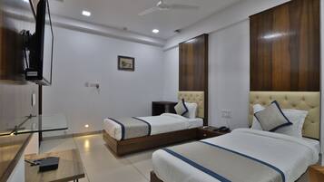Phòng đôi Deluxe | Két bảo mật tại phòng, bàn ủi/dụng cụ ủi quần áo