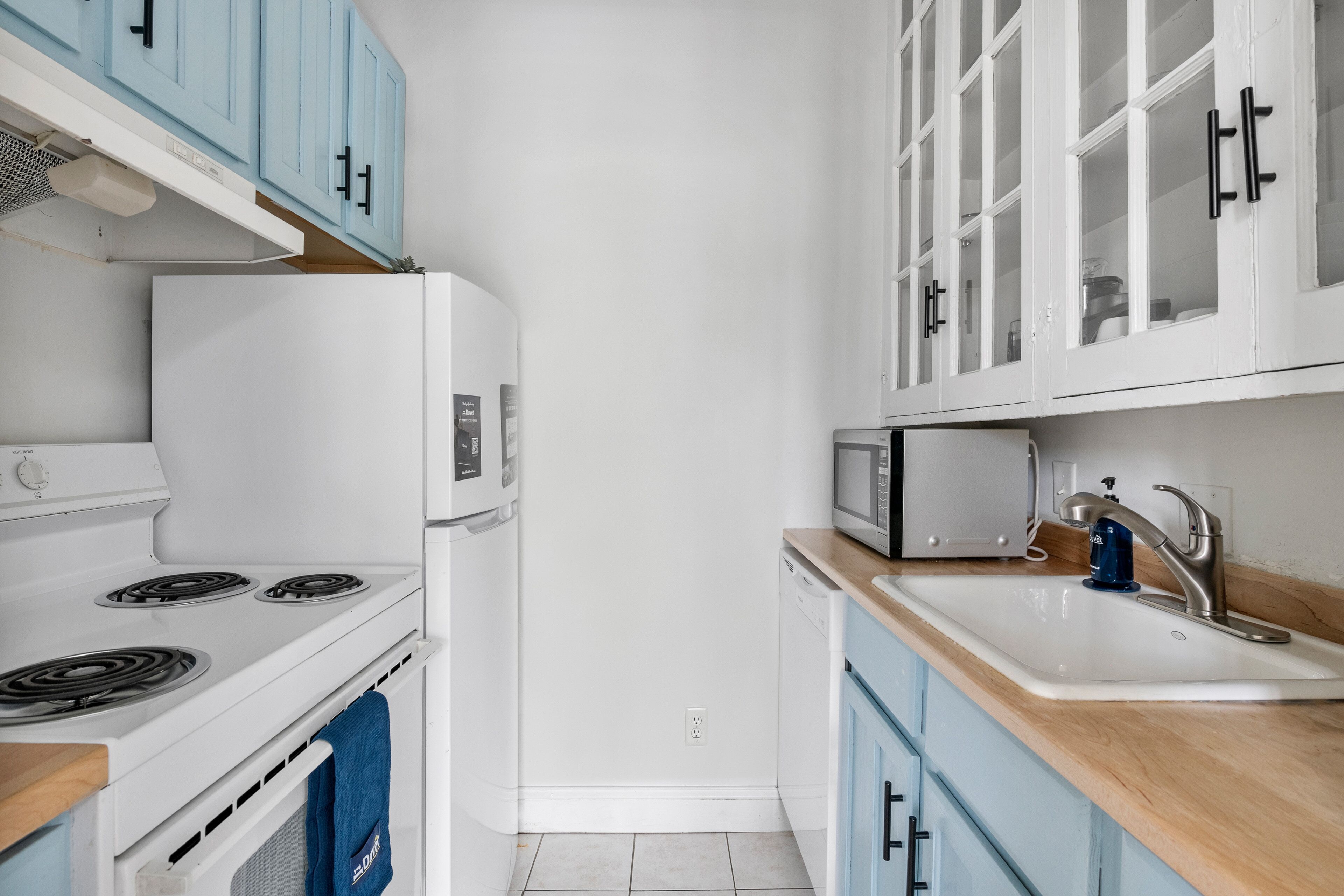 The Tulip Suite by StayDuvet 2 blocks to King!