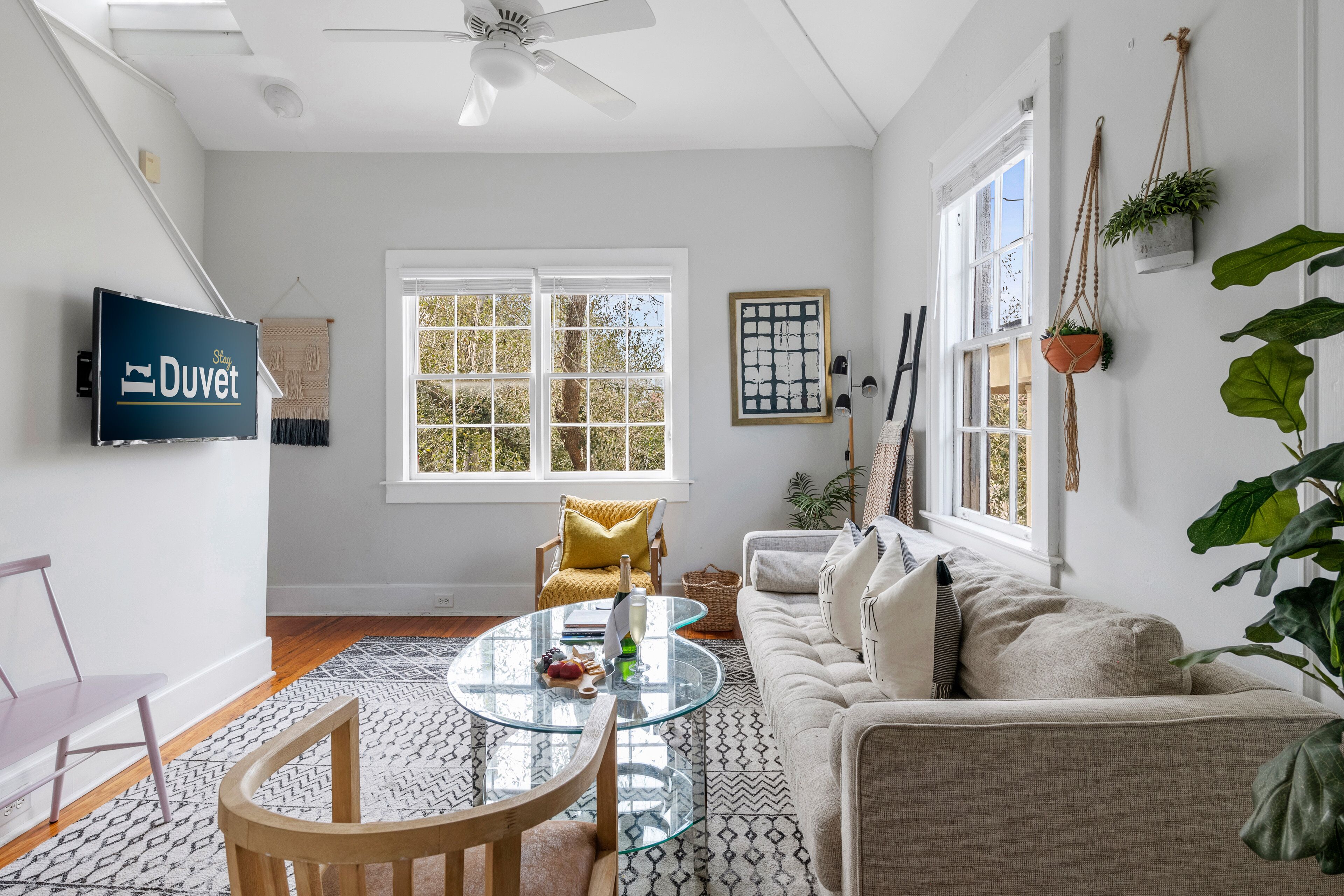 The Tulip Suite by StayDuvet 2 blocks to King!