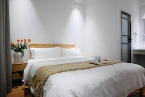 Desk, blackout drapes, free WiFi, bed sheets