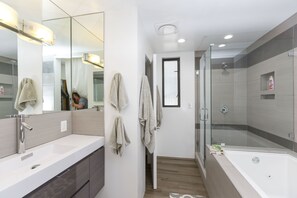 Studio | Bathroom - Modern Loft Rooftop Deck Venice Beach Studio Bedroom Apts by RedAwning (Venice)