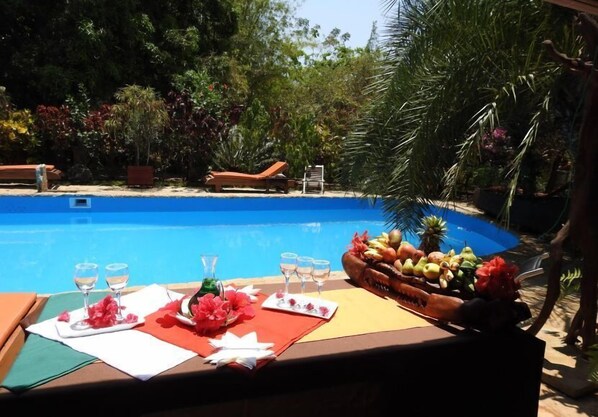 Desayuno continental gratuito y diario