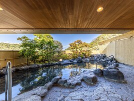 Baño termal público