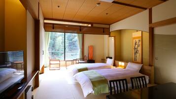 In-room safe, desk, laptop workspace, free WiFi