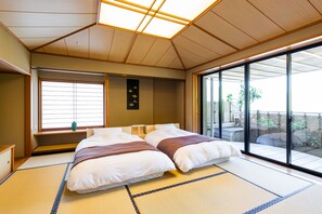 In-room safe, desk, laptop workspace, free WiFi - Shuzenji Onsen Katsuragawa (Izu)