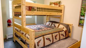 3 bedrooms, iron/ironing board, travel crib, free WiFi
