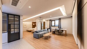 Ảnh chưa phân loại, 3 trong số 34 ảnh, nút