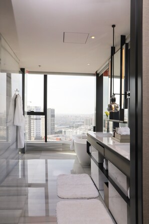 Literie de qualité supérieure, couette en duvet d'oie, minibar