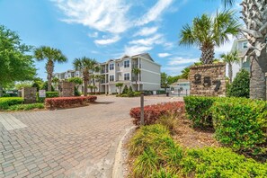 Exterior - Sand Tusker Villa with Large Pool and Designer Interior (Miramar Beach)