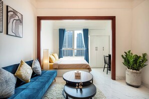 Deluxe-studio | Työpöytä, pimennysverhot, silitysrauta/-lauta, ilmainen Wi-Fi