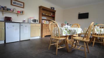 Fridge, microwave, coffee/tea maker, electric kettle