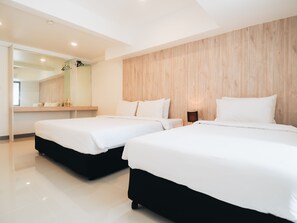 Chambre Triple Exclusive | Rideaux occultants, fer et planche à repasser, Wi-Fi gratuit