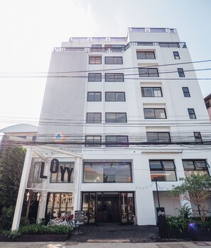 Front of property - Loyy Hotel - Hostel (Chiang Mai)