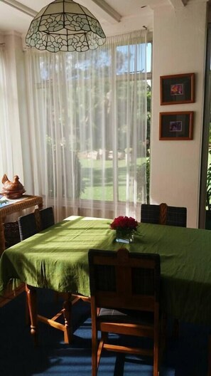 Breakfast, lunch, dinner served; local and international cuisine 