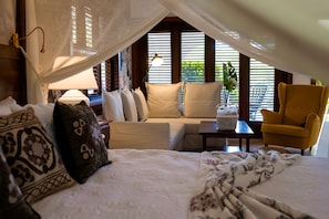 خزنة داخل الغرفة ومكتب وواي فاي مجانًا وملاءات أسرّة