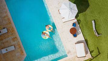 Piscine extérieure