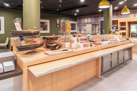 Daily buffet breakfast (EUR 12.50 per person)