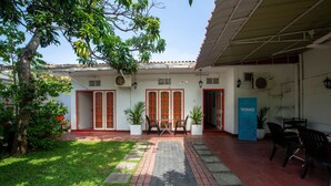 Ảnh chưa phân loại, 2 trong số 33 ảnh, nút
