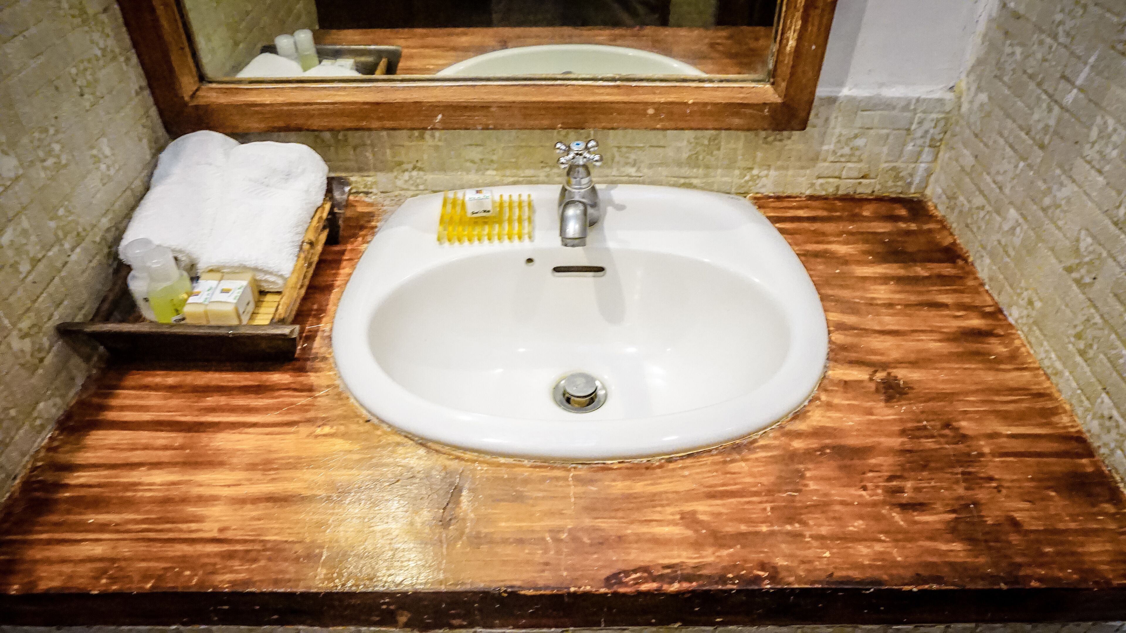 tree house | bathroom sink