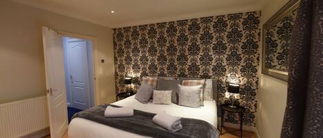 3 bedrooms, WiFi, bed sheets