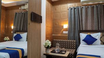 Superior Double Room | Premium bedding, minibar, WiFi, bed sheets