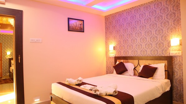 スーペリア ダブルルーム | 高級寝具、ミニバー、WiFi、ベッドシーツ