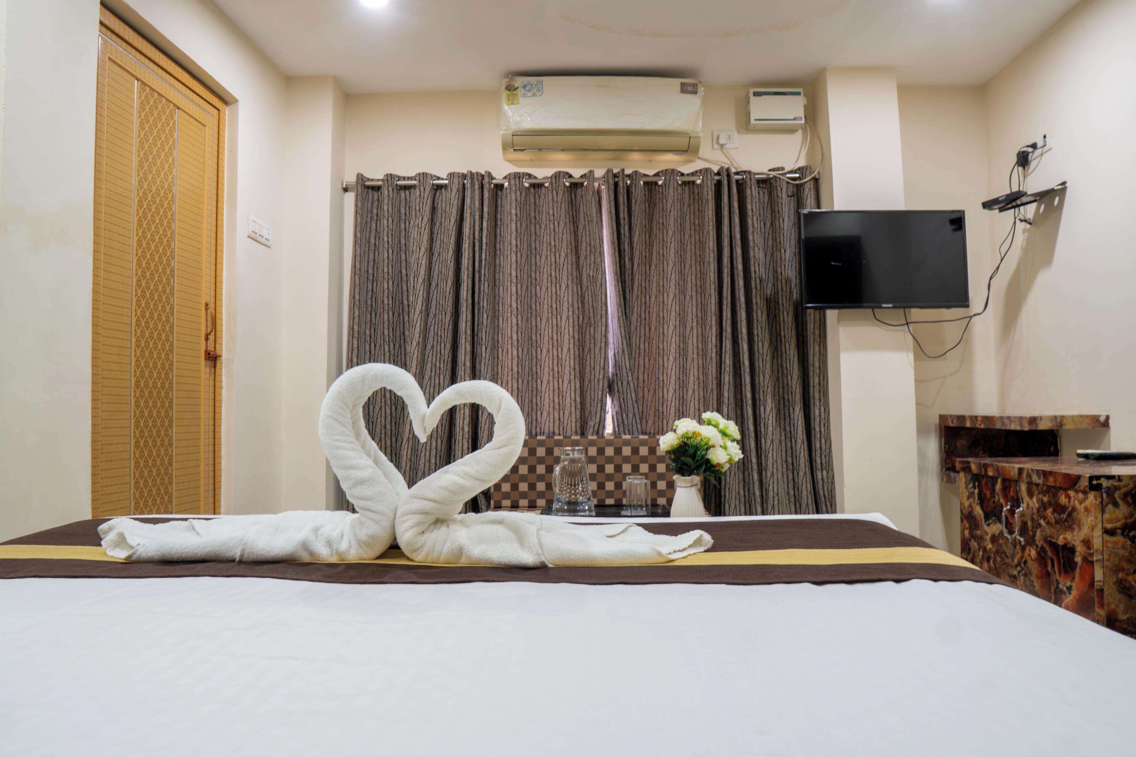 Superior Double Room | Premium bedding, minibar, WiFi, bed sheets