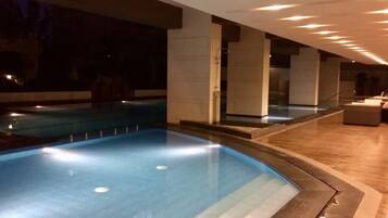 Outdoor pool, a heated pool