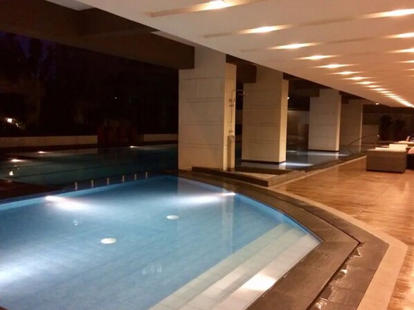 Outdoor pool, a heated pool